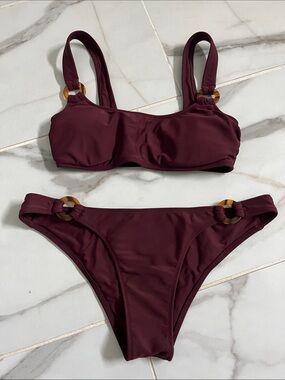 EUC - Abercrombie & Fitch Tortoise O-Ring Burgundy Bikini